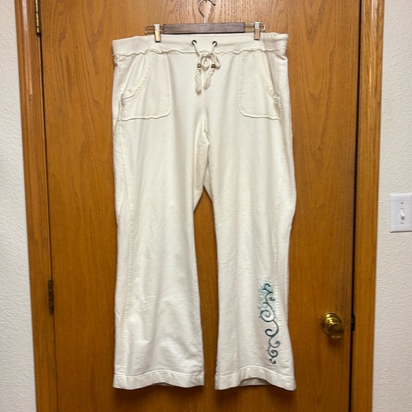 Maurices Other - Cute Maurices white sweatpants size 2 women’s these do show wear.
